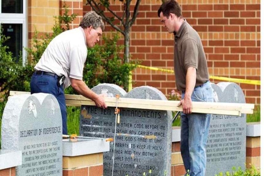 Texas Aims To Enshrine The Ten Commandments In School Classrooms, Following Louisiana's Lead