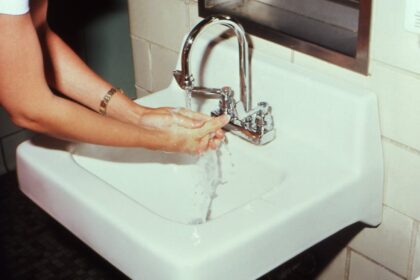 Blue Stains on Wash Basins