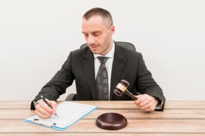 When to Hire an Arizona Personal Injury Lawyer
